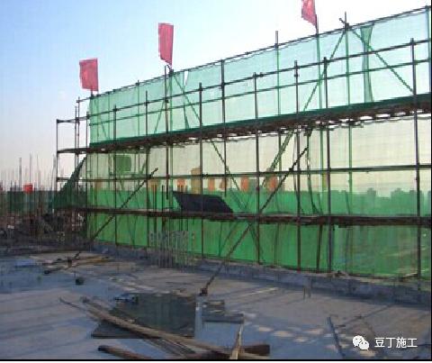 一定要懂的附着式脚手架（爬架）安装施工必须做好的16个要点