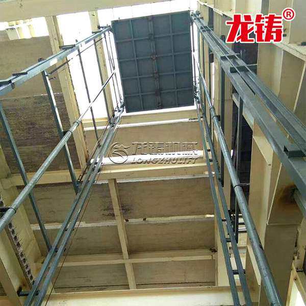 山东省青岛市单轨式货梯升降台与附着式升降脚手架在济南厂家的应用