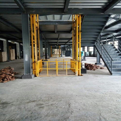 工业垂直运输设备解析 导轨链条式货梯、液压电梯与附着式升降脚手架